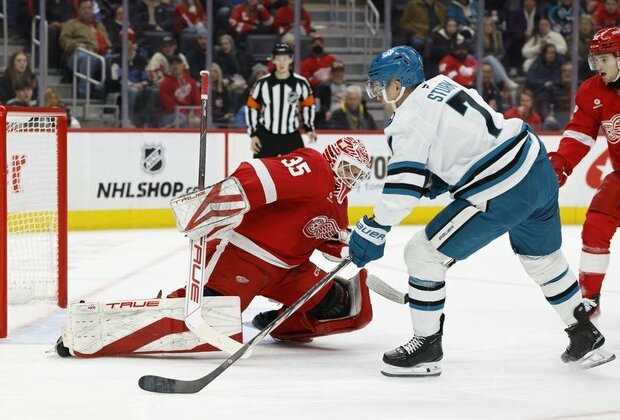 Sharks snap Red Wings' seven-game winning streak