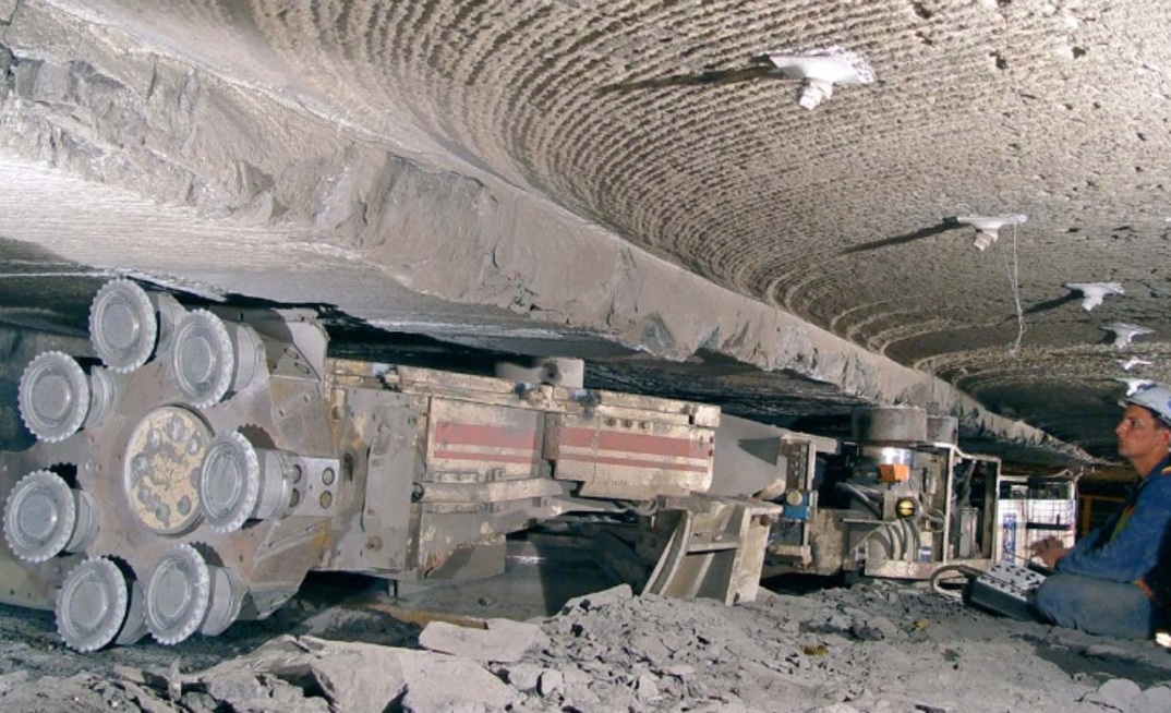 Sandvik's MN220 reef miner