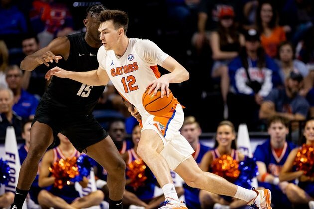 Florida pours it on in second half, routs Stetson