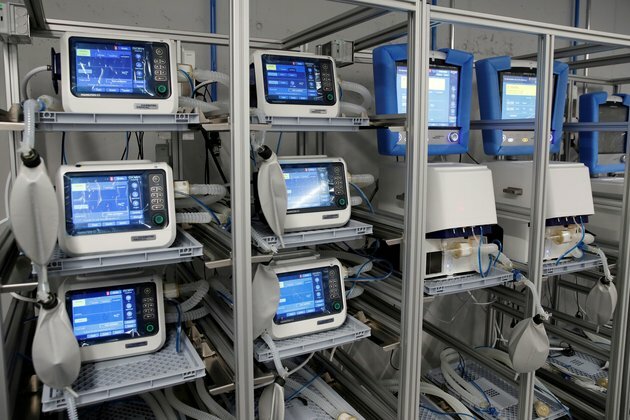 Trump Accuses Hospitals of Hoarding Ventilators