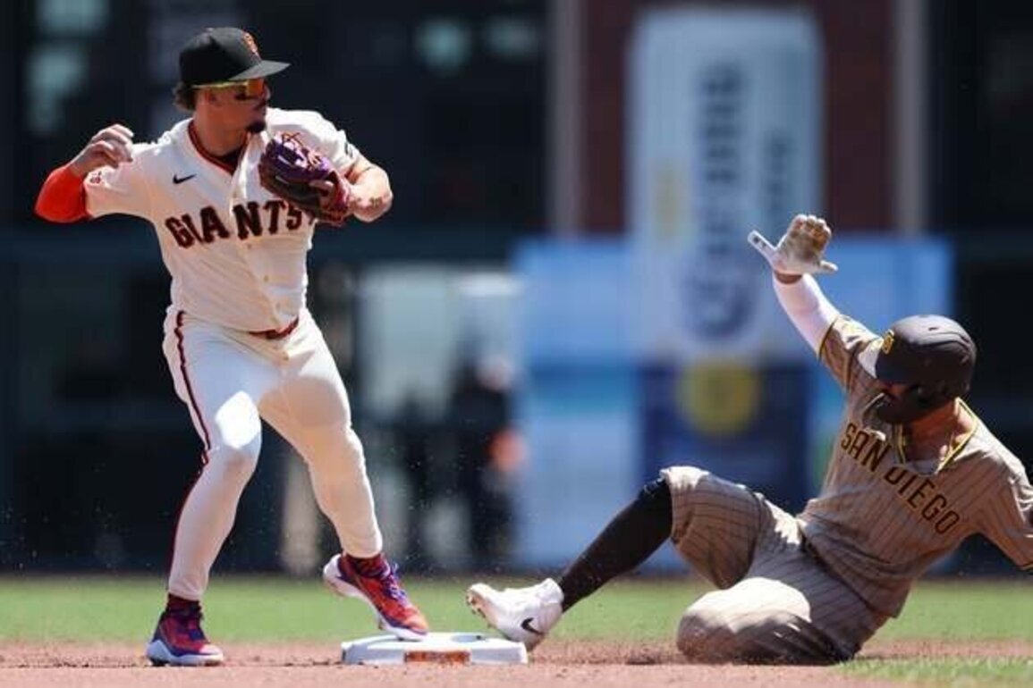 Ty France comes through as Padres knock off Giants