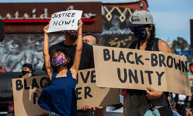 Curfews and clashes as US race protests escalate Curfews and clashes as US race protests escalate