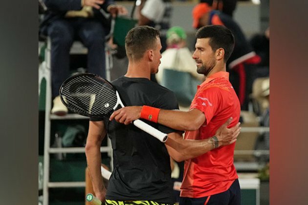 French Open: Novak Djokovic reaches 3rd round after win over Fucsovics