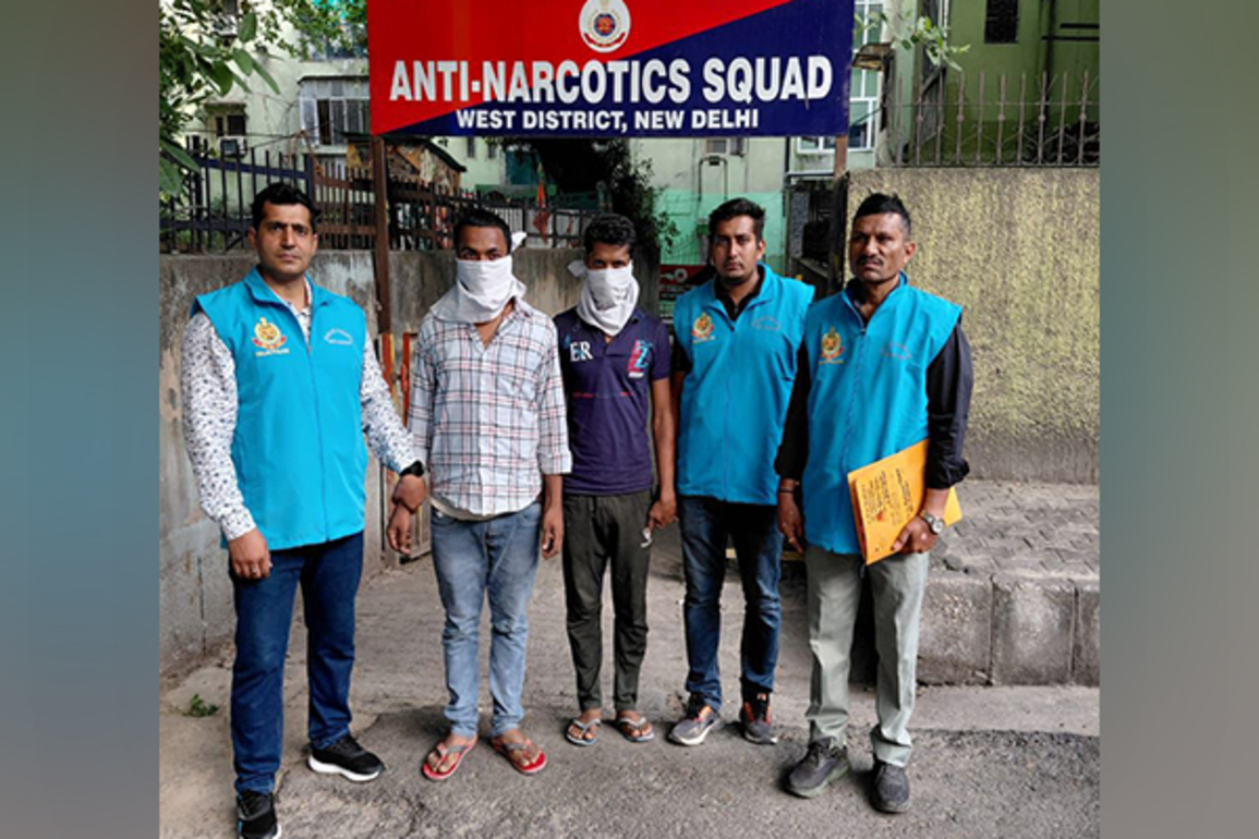 Delhi Police arrest 2 drug peddlers with over 4 kg ganja