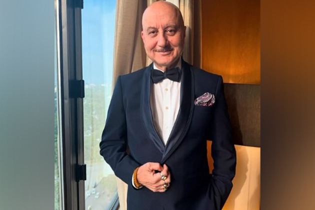"Honoured and Blessed": Anupam Kher shares picture with President Murmu, expresses gratitude for inviting him to Rashtrapati Bhavan