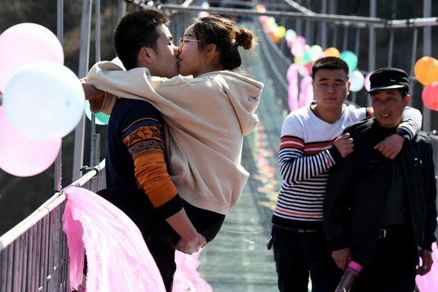 Chinese students get time off to fall in love