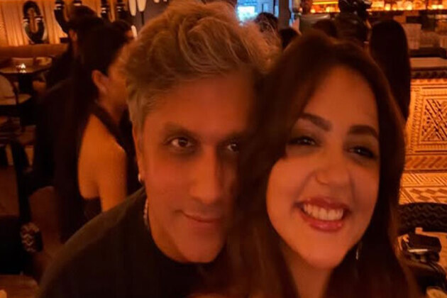 'Saiyaara' actor Aneet Padda pens heartfelt birthday note for Mohit Suri, calls him an "alchemist"