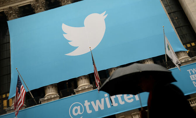 Twitter lets hot tweets rise to top of timelines Twitter lets hot tweets rise to top of timelines