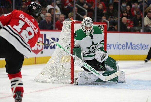 NHL roundup: Jake Oettinger, Stars blank Blackhawks, win in shootout