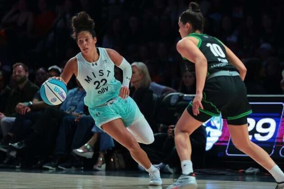 Valkyries sign Veronica Burton to multiyear deal