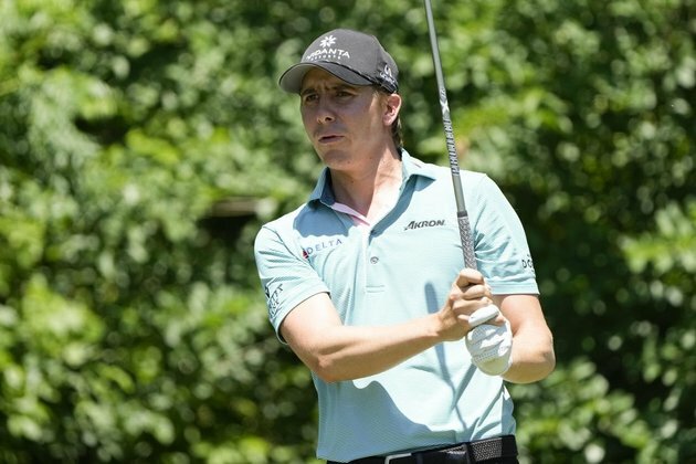 Carlos Ortiz leads after first round in LIV's U.S. debut