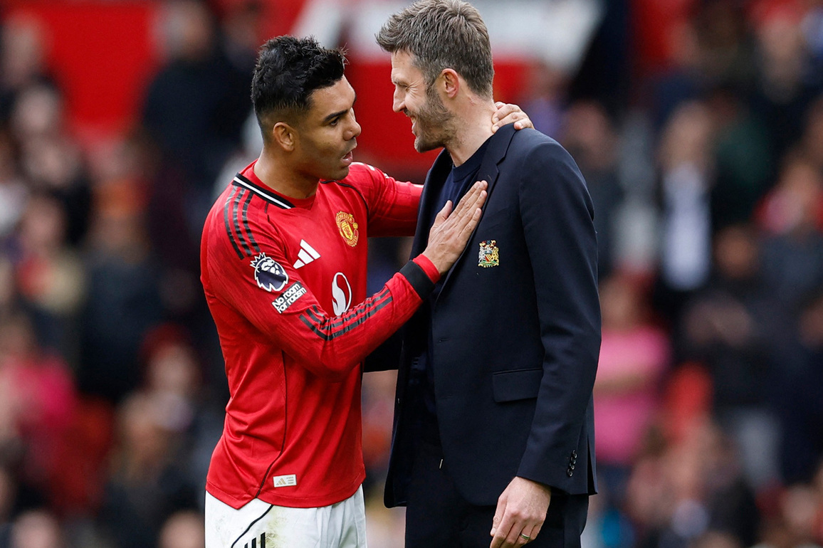 "He completely deserves it": Casemiro feels Michael Carrick deserves' Manchester United job permanently
