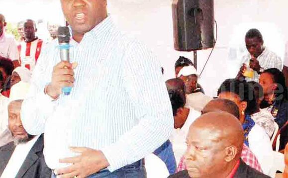 Fred Magezi (ayogera) okuva mu ofiisi ya minisita w’ebyokwerinda, Ssentebe wa CATDA Abbey Mugumba (wakati), n’omuwandiisi wa CATDA Med Nsubuga (ku ddyo). Fred Magezi (ayogera) okuva mu ofiisi ya minisita w’ebyokwerinda, Ssentebe wa CATDA Abbey Mugumba (wakati), n’omuwandiisi wa CATDA Med Nsubuga (ku ddyo).