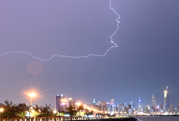 KUWAIT-KUWAIT CITY-LIGHTNING