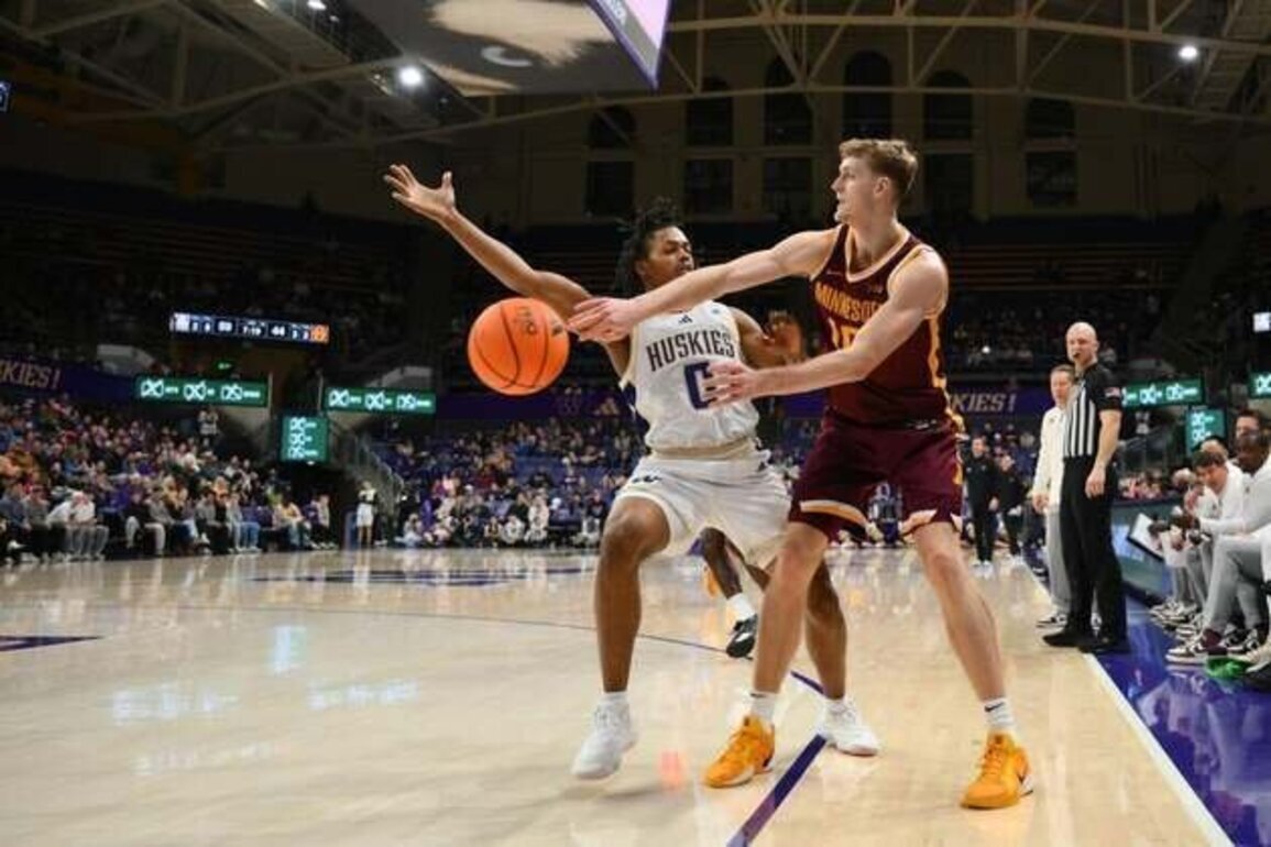 Rebounding Oregon prepares to host sluggish Minnesota