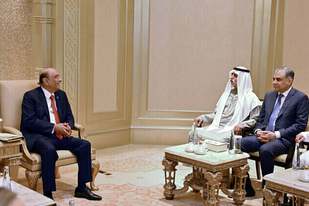 President of Pakistan meets Nahyan bin Mubarak at his residence in Abu Dhabi