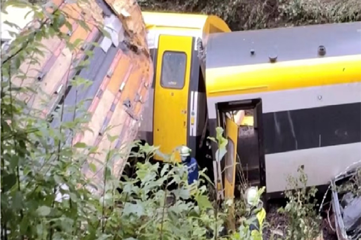 Germany: Three dead, several injured after passenger train derails in Riedlingen