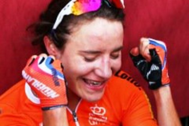 Vos wins women&#039;s La Course ahead of Tour de France stage