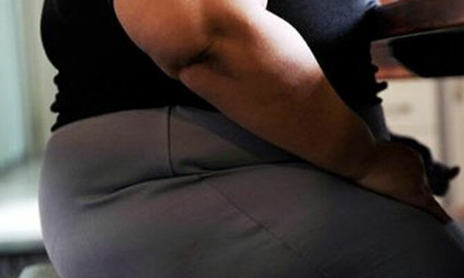 Overweight in teens 'boosts bowel cancer risk' Overweight in teens 'boosts bowel cancer risk'