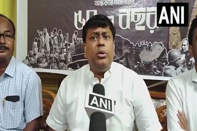 "Banerjee stepped over JP's car bonnet", accuses Sukanta Majumdar questions Bengal CM's credibility to observe Emergency anniversary