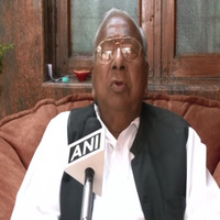 "Because Madhya Pradesh CM is from... ": V Hanumanth Rao backs Digvijaya Singh's claim on cough syrup row
