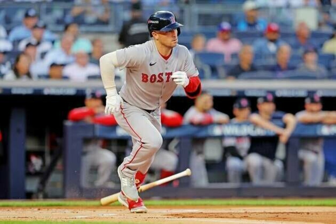 Reports: Red Sox 3B Alex Bregman opts out of deal
