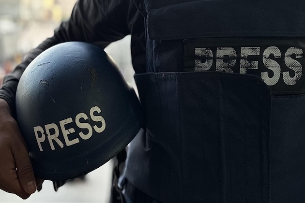 Israel assassinates journalist, kills 6 others in process