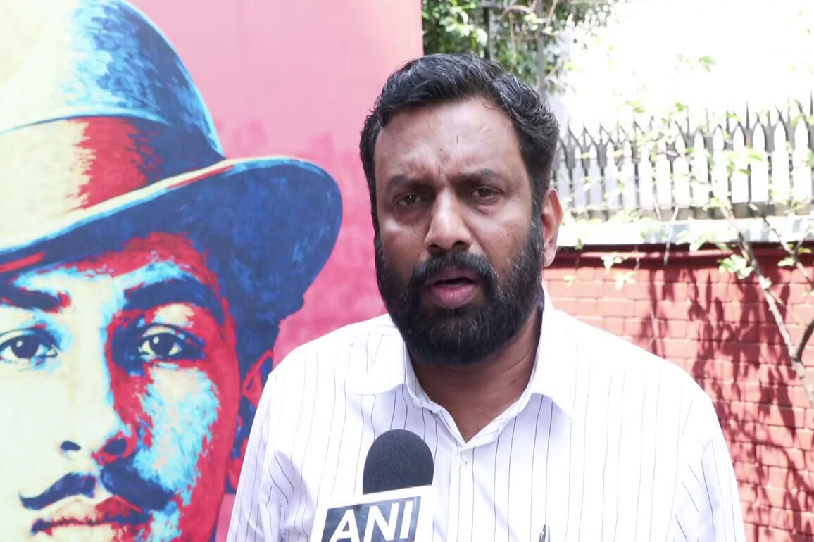 "Karnataka govt failed on all fronts," says CPI MP Sandosh Kumar ahead of Shivakumar swearing-in