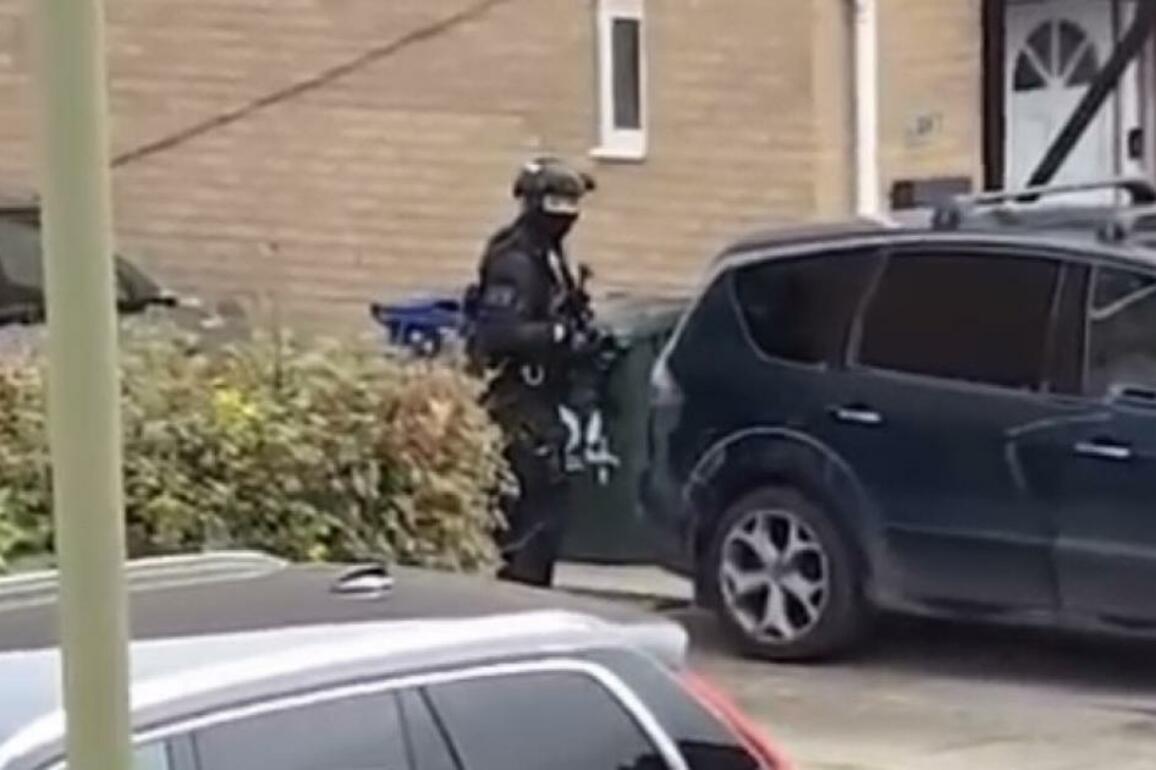 Armed police spotted in village near Oxford in emergency