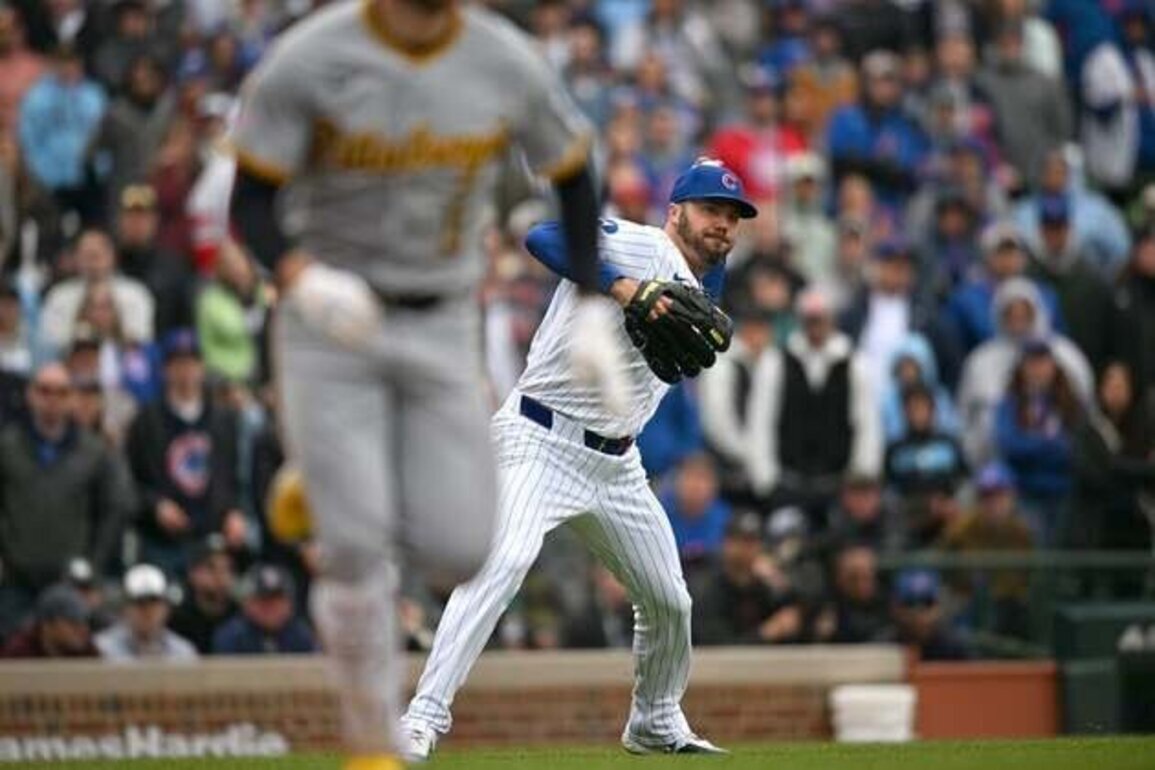 Pirates nip Cubs on Caleb Thielbar's 11th-inning throwing error