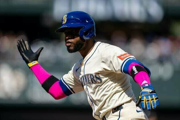 Mariners OF Victor Robles' suspension trimmed to 7 games
