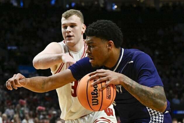 Chase Johnston's first 2-pointer allows No. 12 High Point to upset No. 5 Wisconsin