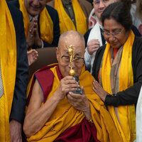 Dalai Lama presented with Gold Mercury Award for peace