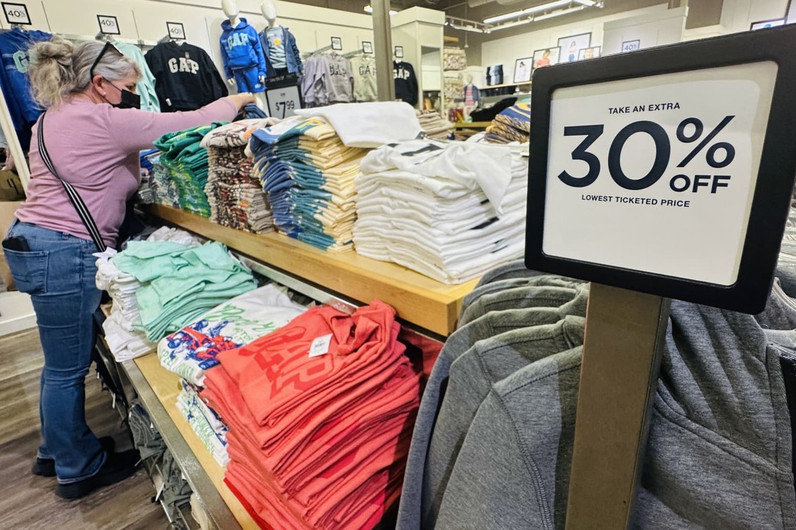 U.S. economy shrank 0.3% in the first quarter as Trump policy uncertainty weighed on businesses