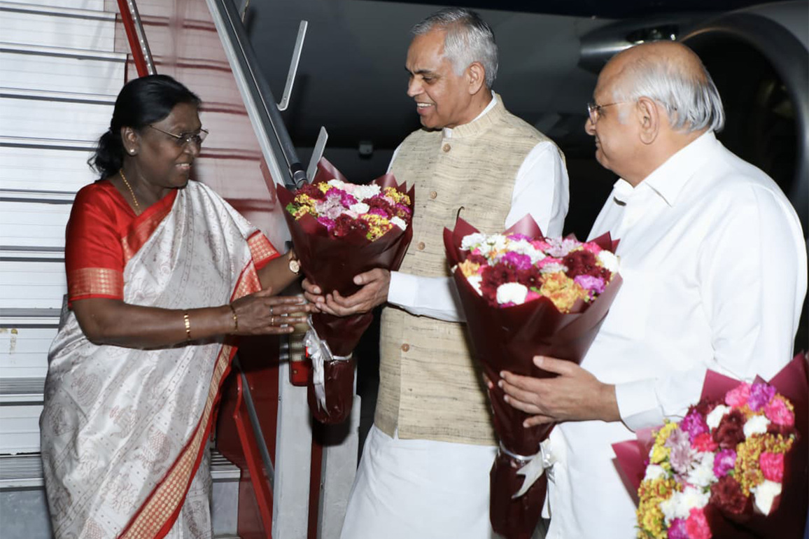President Droupadi Murmu receives warm welcome at Ahmedabad Airport by Governor, CM and Dy CM