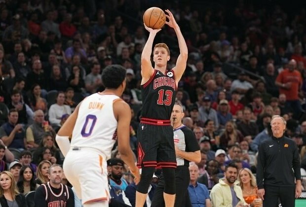 Devin Booker's 41 points power Suns past Bulls