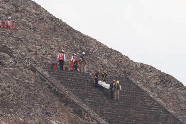Shooting at iconic Mexico pyramid leaves tourist dead and others injured (GRAPHIC VIDEOS)
