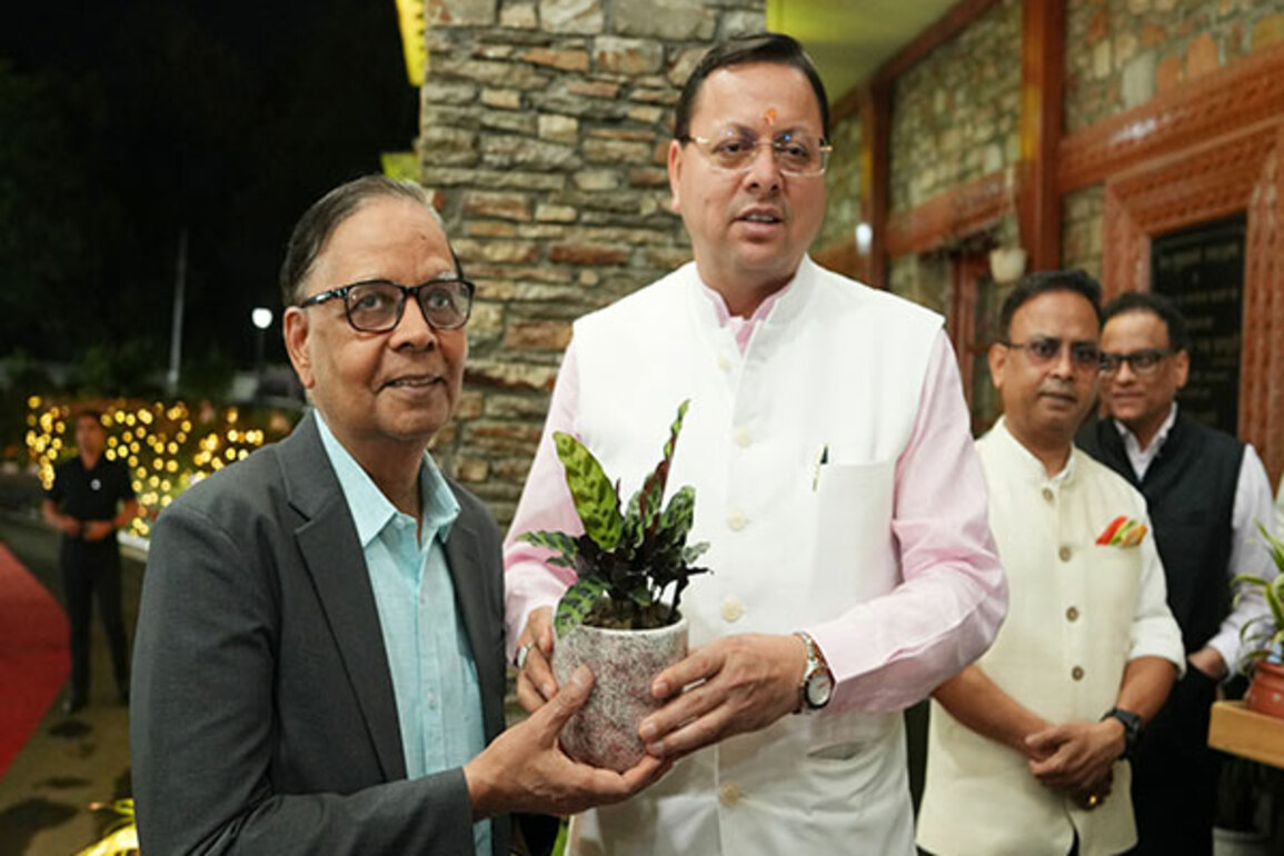 Uttarakhand CM Dhami welcomes team of 16th Finance Commission in Dehradun ahead of meeting