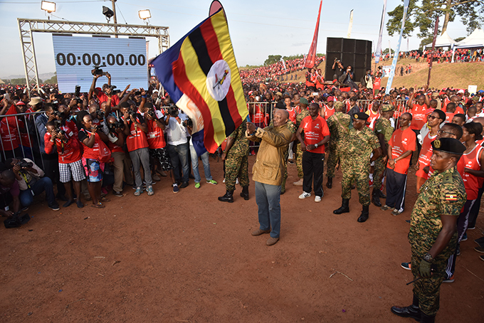 abaka onald uwenda utebi flags off the race