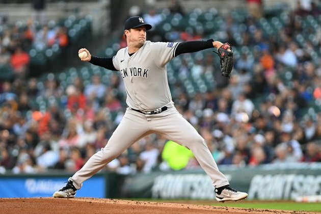 Yankees, Pirates out of playoff race, but on a roll