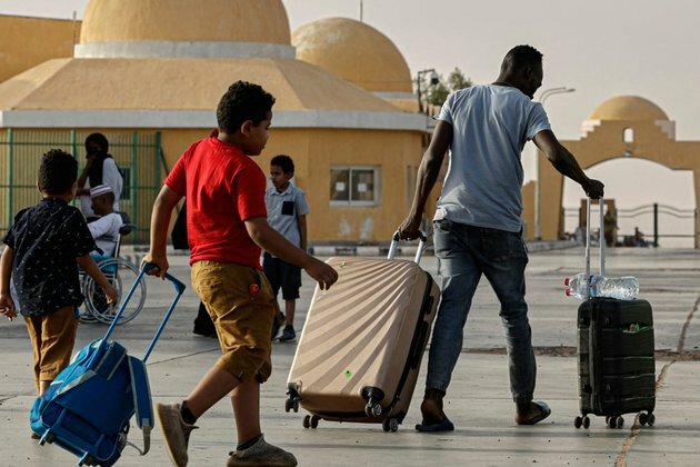 Khartoum Under Bombardment as Sudan's Rivals Talk