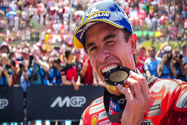 Marc Marquez fends off Zarco for wet weather pole in Germany