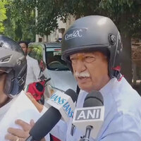 "Use petrol, diesel judiciously": BJP MP Ramesh Jigajinagi backs PM Modi's fuel-saving appeal, rides electric bike to DM's office