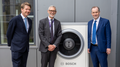 Energy Minister visits Worcester Bosch to learn about low carbon heating