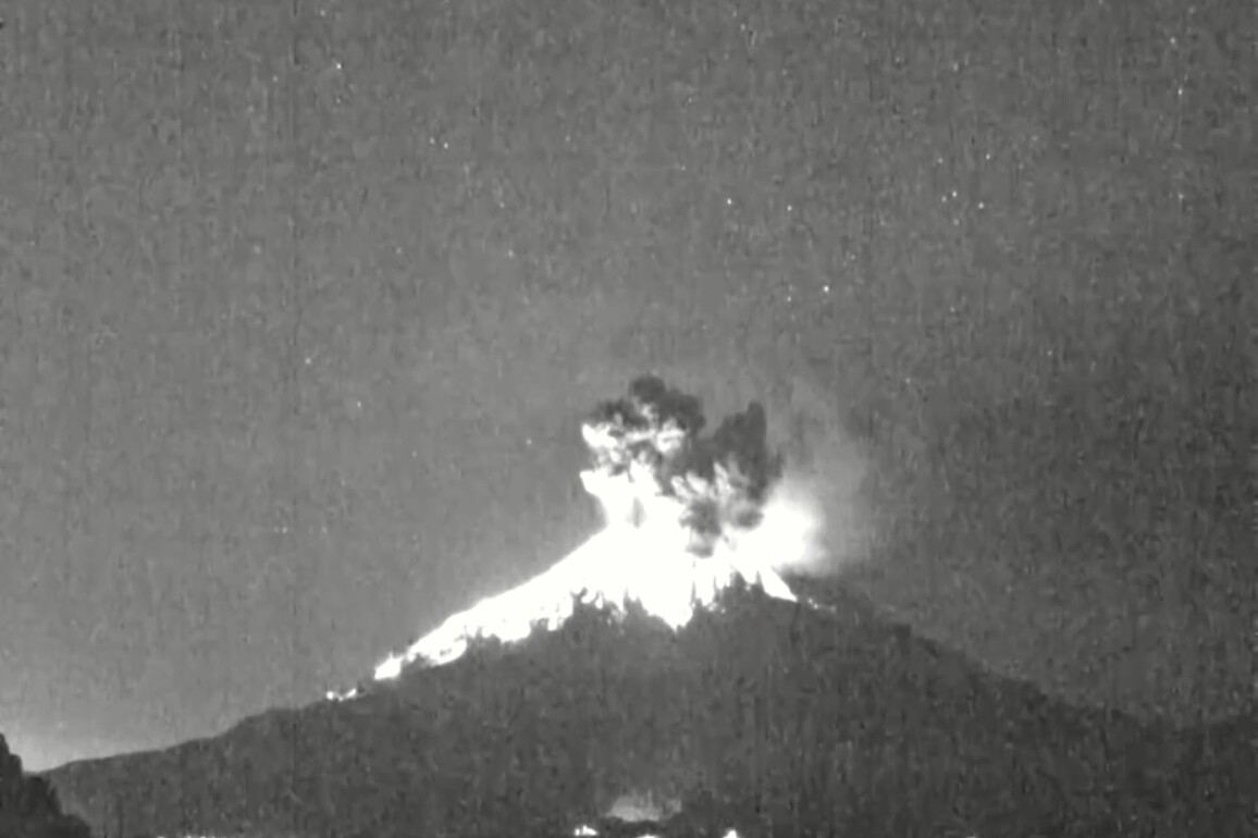 Volcano in Japan's Sakurajima erupts, creating 4,400m high plume
