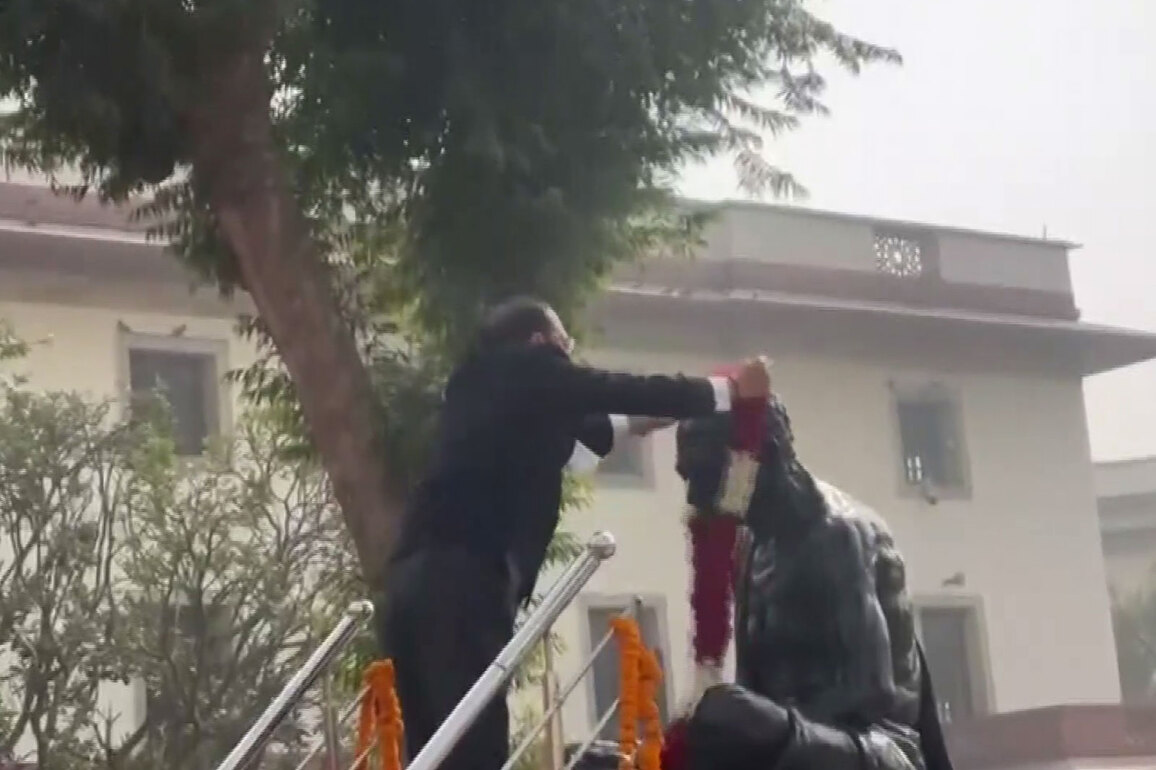 CJI Surya Kant assumes office, pays tribute to Mahatma Gandhi and BR Ambedkar at Supreme Court