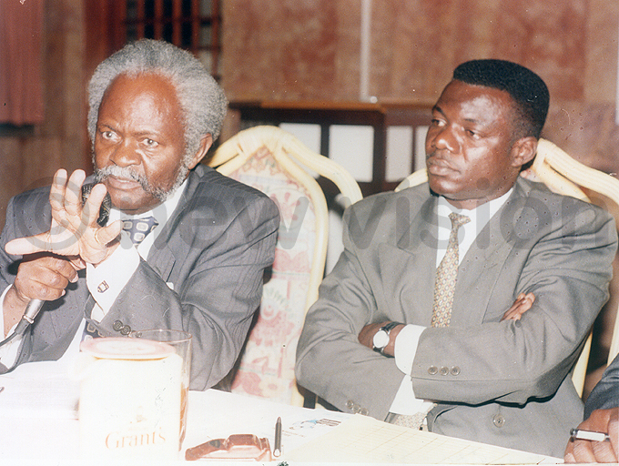 kangi  speaking at the launch of the ivic ducation rogram for the referendum on political systems at otel quatoria in 2000