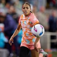 Ally Watt becomes first Denver Summit FC player after trade