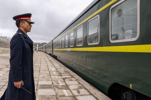 InXizang | High altitude railway halt brings convenience to local residents in SW China's Xizang