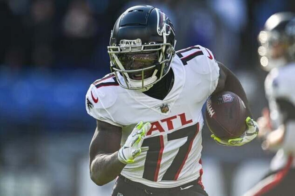 Falcons sign WR Olamide Zaccheaus